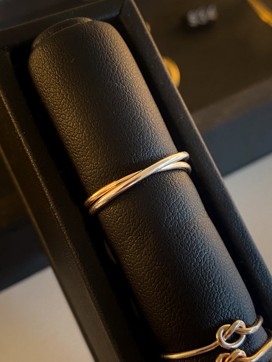 Linked Stacking Rings